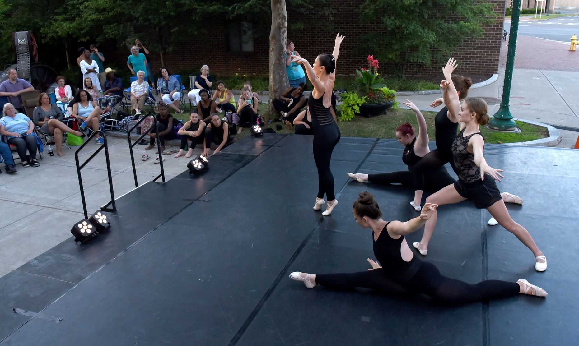 Dance 23.JPG